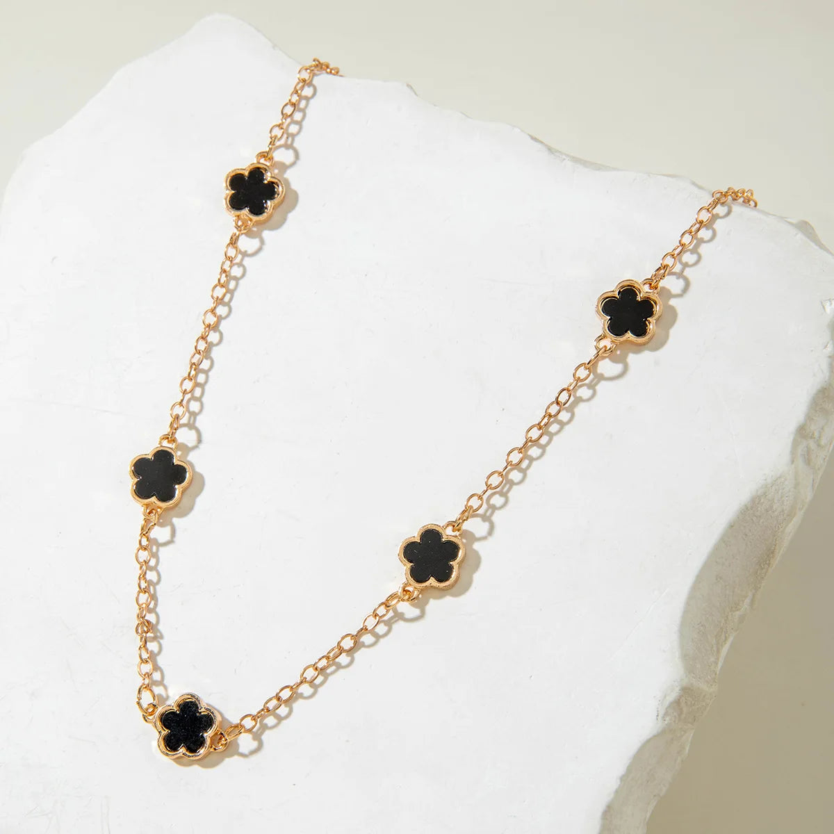 Collier design floral